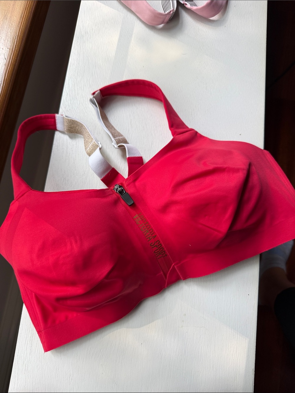 Victoria Secret - High-Support Red - Knockout Sports Bra with Front Zip